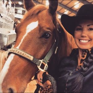 Meet your Posher, Nikki